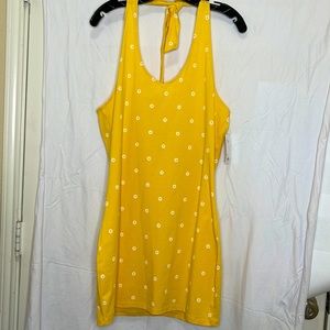 NWT: SO bodycon, halter mini dress in yellow with daisies. Size XL